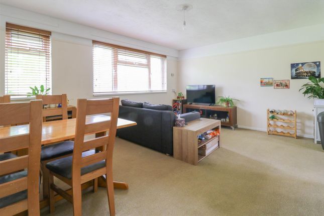 Flat for sale in Rowley Court, Newmarket