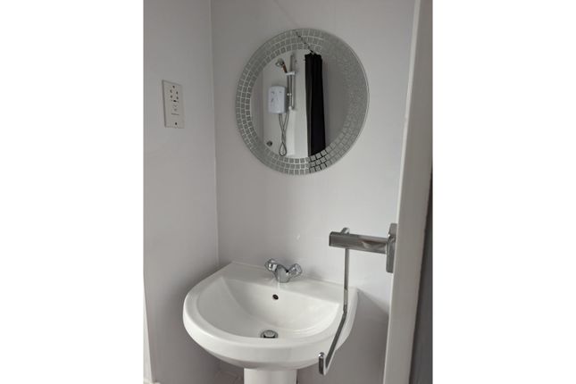 145a, Dock Road, Tilbury photo 5