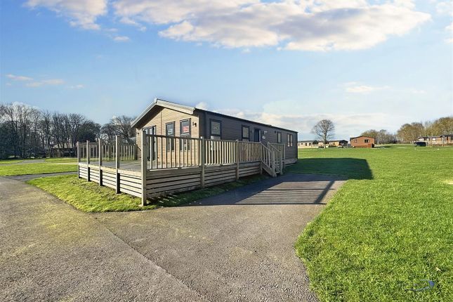 Thumbnail Mobile/park home for sale in Bridlington Links Golf And Country Estate, Flamborough Road Sewerby, Bridlington