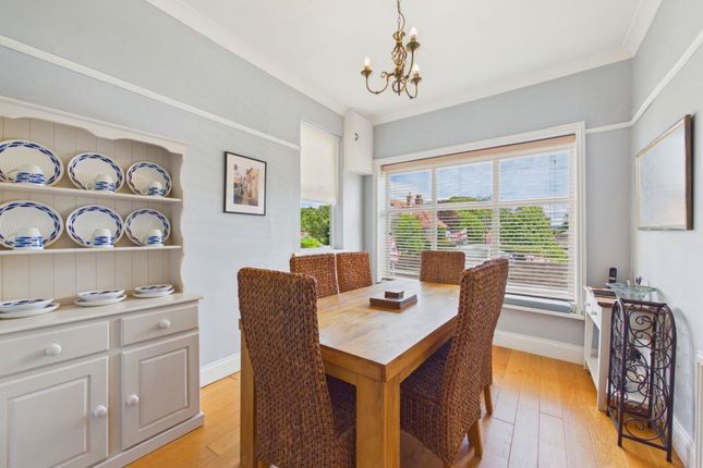 Vale View, Fylingthorpe photo 3