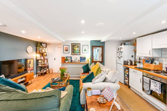 Thumbnail Flat for sale in Kyverdale Road, Stamford Hill, London