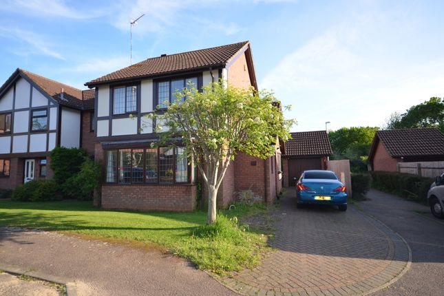 3 bed detached house to rent in Stuart Close, Northampton NN4