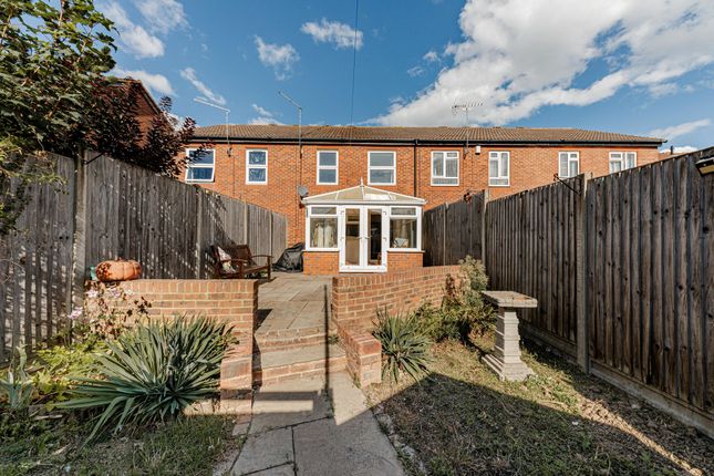 91 Bysing Wood Road, Faversham photo 4
