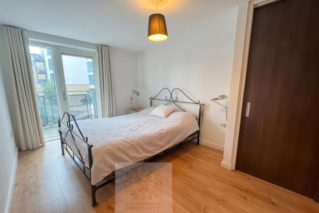 Flat 104/Washington Building, Deals Gateway, London photo 4