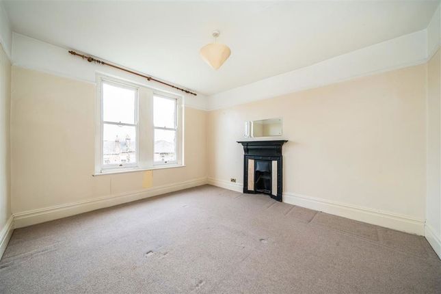 Top Floor Flat, 38, Cavendish Gardens, London photo 3