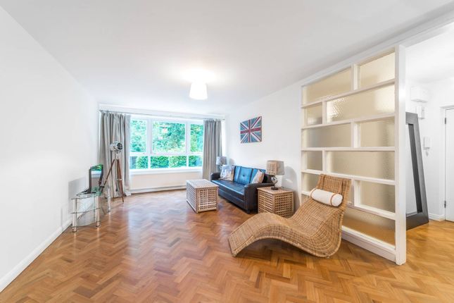 Flat for sale in Branch Hill, Hampstead, London