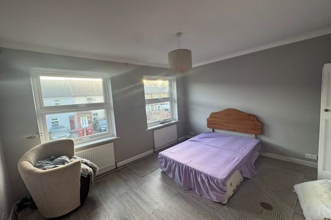56 , Belgrave road, Slough  photo 4