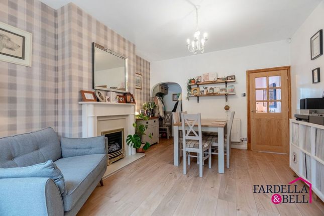 17 Longfield Terrace, Burnley photo 2