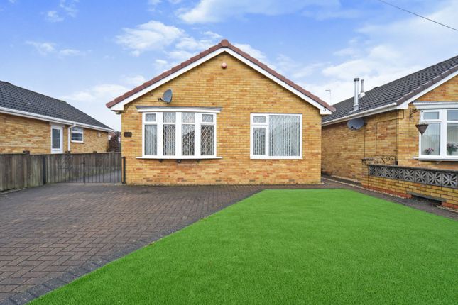 Thumbnail Bungalow to rent in Hollytree Avenue, Hull, East Yorkshire