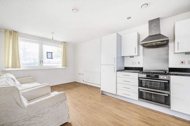 Flat 2, Azzura House, 8, Homesdale Road, Bromley photo 4