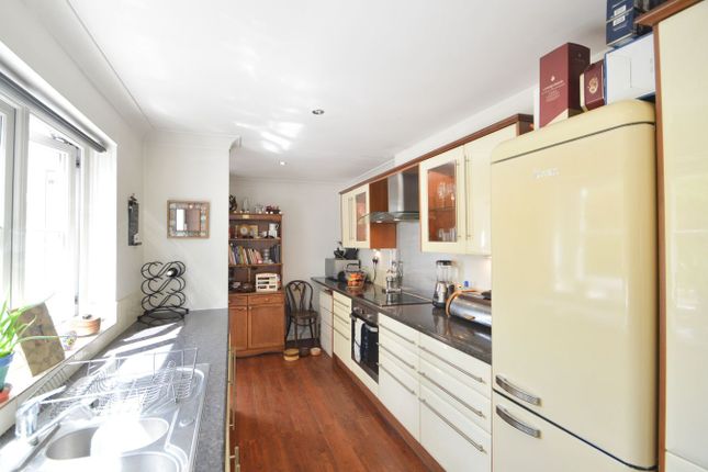 91, Molesey Road, Hersham photo 4