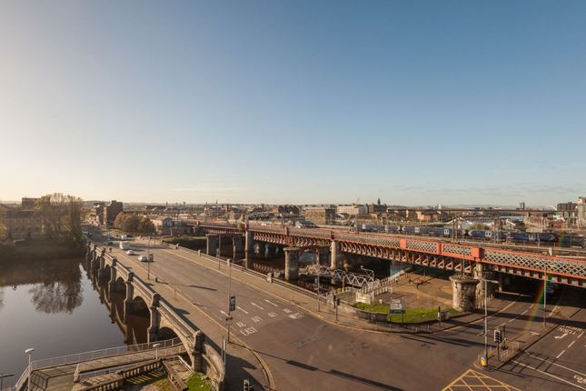 Flat to rent in Clyde Street, Glasgow