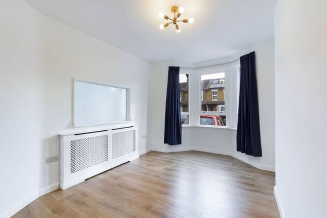 49 South Gipsy Road, Welling photo 4