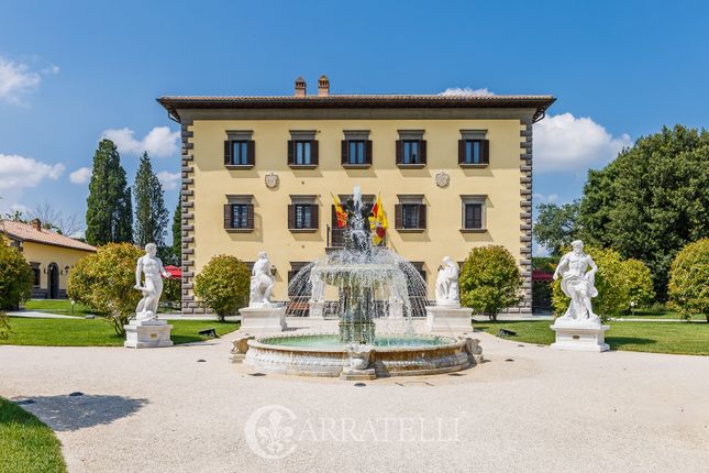 Thumbnail Villa for sale in Via Lauretana Nord, Montepulciano, Siena, Tuscany, Italy