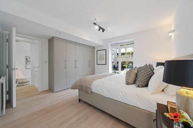 Thumbnail Mews house to rent in Cecil Grove, St John's Wood