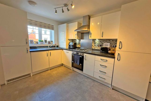 9, Foxglove Way, Scarborough photo 4