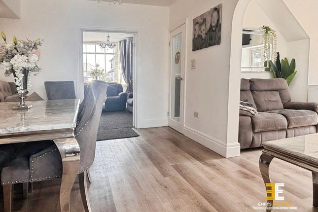 5, Hywel Place, Llandudno photo 3