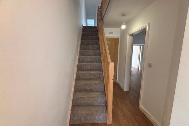 9 Maes Y Garn,, High Street, Pwllheli photo 2