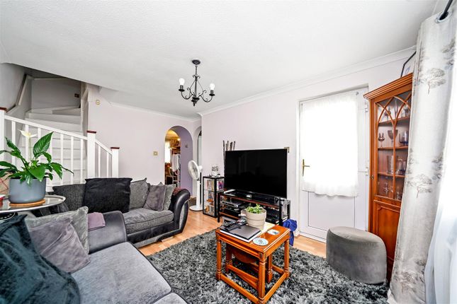End terrace house for sale in Celadon Close, Enfield