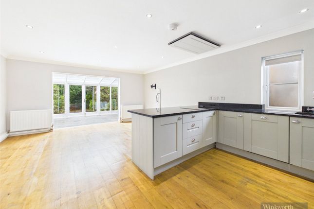 5, The Willows, Weybridge photo 2