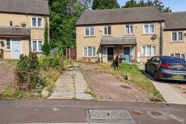 3-bed terraced on 15 Hebble Brook Close, Halifax, £65,000