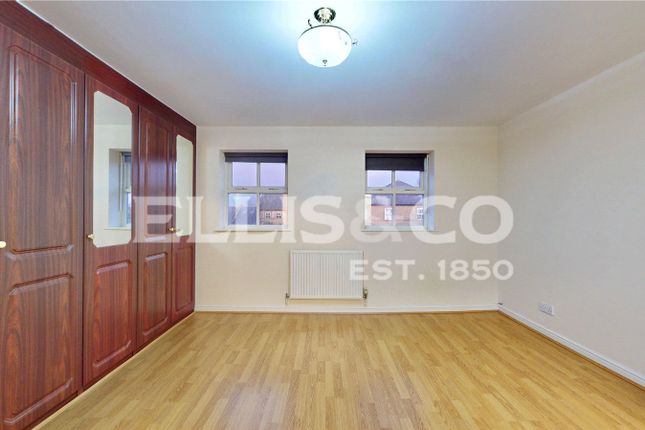 Room 4, 106, Chamberlayne Avenue, Wembley photo 2