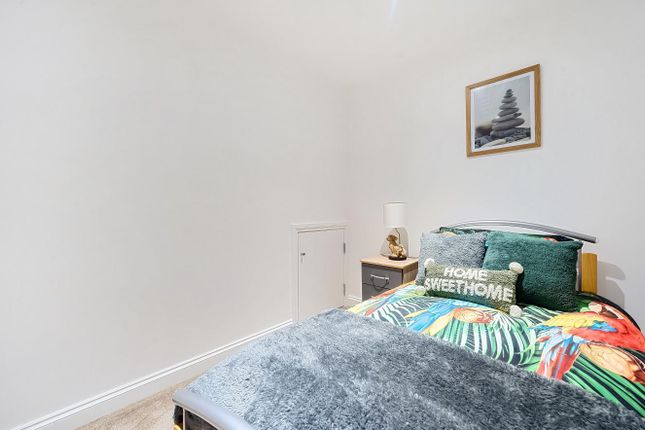 End terrace house for sale in Bower Street, Bedford