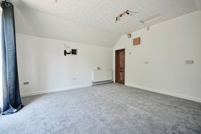 22, High Street, Huntingdon photo 3