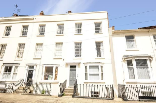 Thumbnail Flat to rent in 19 Portland Place East, Leamington Spa, Warwickshire