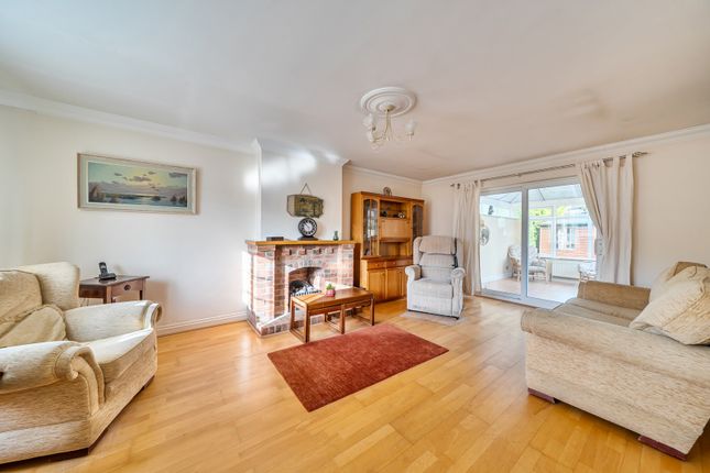 The Crescent Bungalow,, The Crescent, Rickmansworth photo 2