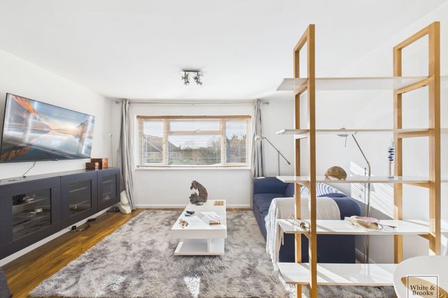31 Uphill Way, Chichester photo 2