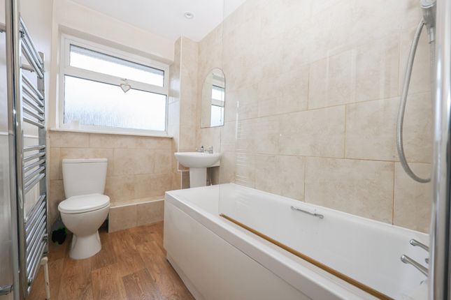 7 Glenarm Crescent, Lincoln, Lincolnshire photo 4