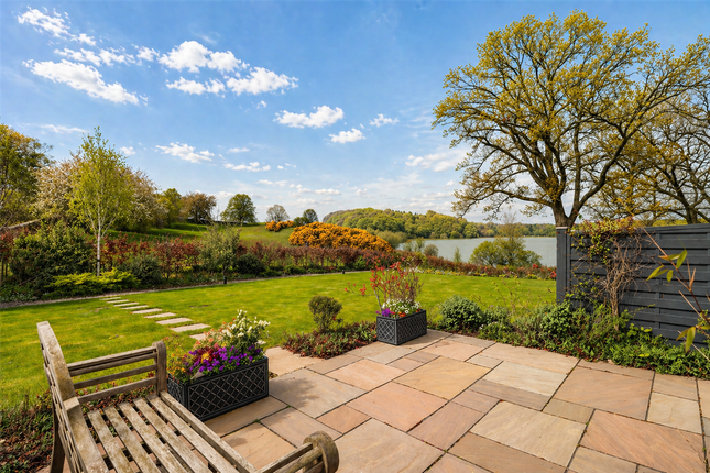 3, Tarn End, Brampton photo 4