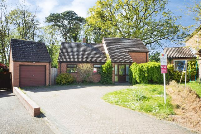 3-bed house on 37, St. Andrews Drive, Bury St. Edmunds, £375,000