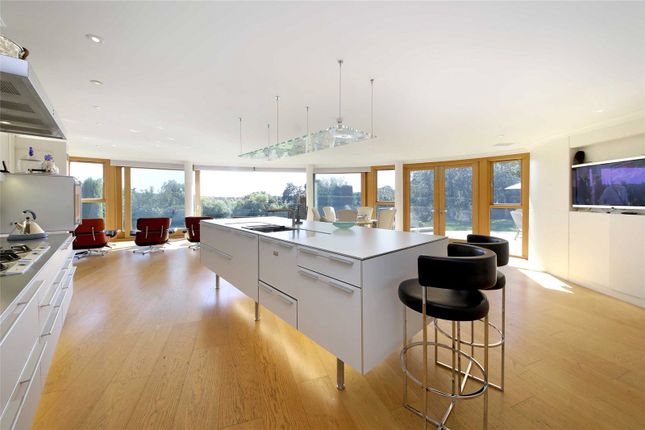 Kitchen/Breakfast Rm