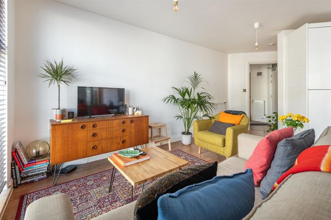 11, Oberon Court, East Ham photo 2