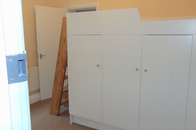 Studio to rent in Lawrence Road, Southsea