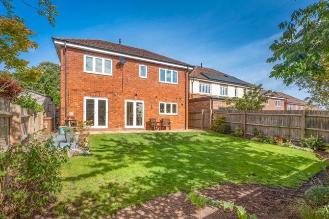 2 Hayfield Grove, Aldridge, West Midlands photo 4