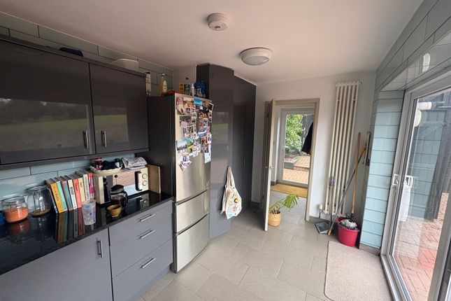 26, SWANSEA photo 3