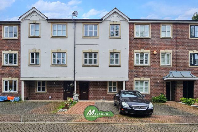 Thumbnail Terraced house for sale in Buckley Close, London
