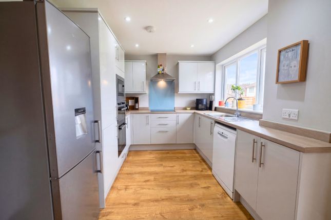 58 Pitford Road, Woodley, Berkshire photo 4