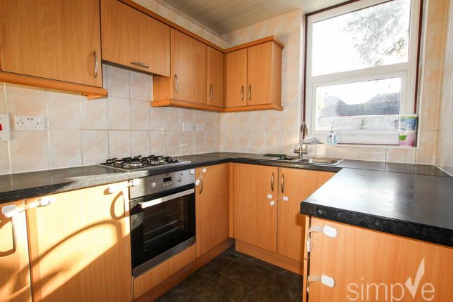 The Glen, Southall Middlesex photo 2