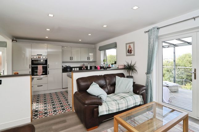 Coolgreany Crescent, Newport photo 4