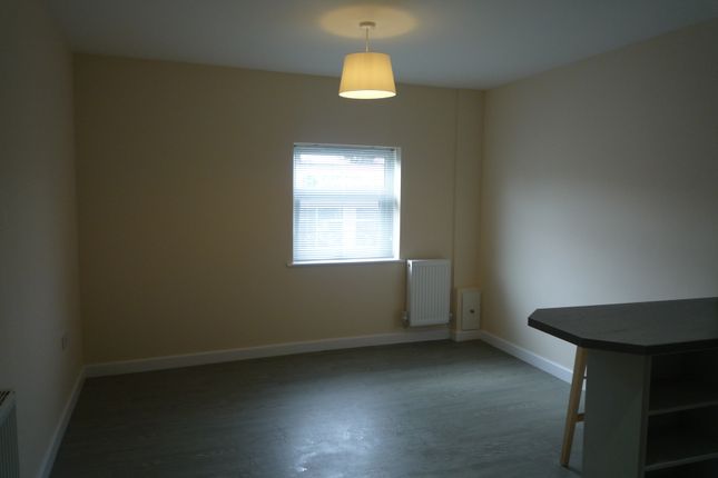 Flat 1 White Hart Cottage, Stone Cross, Penkridge, Staffs photo 3