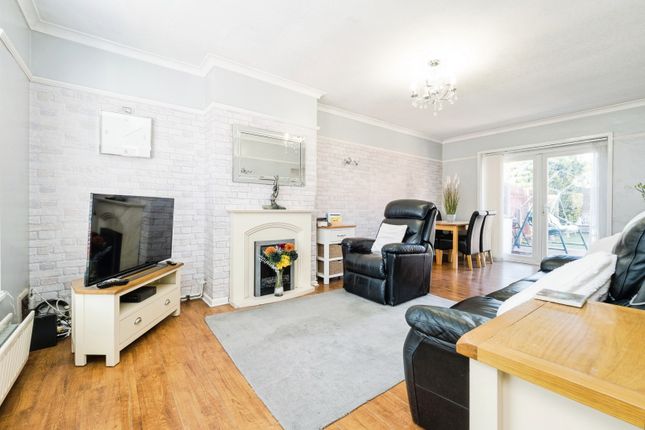 11, Roycraft Avenue, Barking photo 2