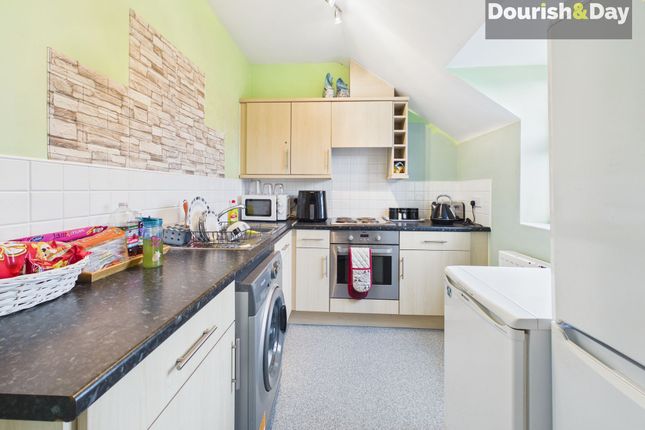 17 Violet Close, Cannock photo 3