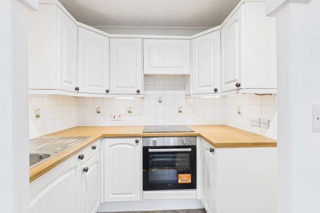 Flat 23, Mere Court, Ruskin Court, Knutsford photo 3