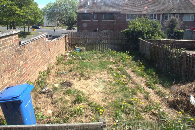 2-bed house on 1, Harrison Close, Peterlee, £70,000