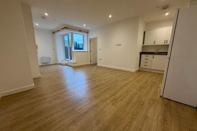 12 Churchill Court, Taunton photo 2