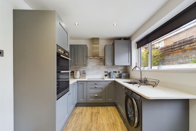 25, Burton Drive, Wrexham photo 3